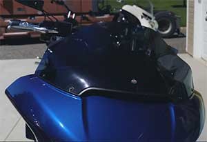 black windshield on harley davidson electra glide